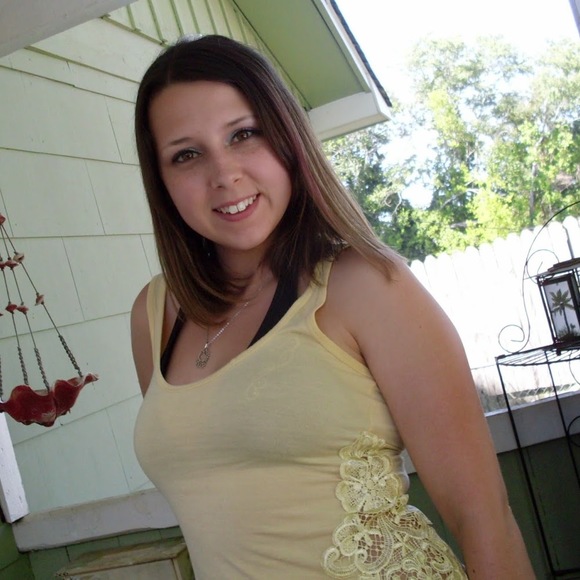 Meet your Posher, Sheena! - Picture 8 of 8